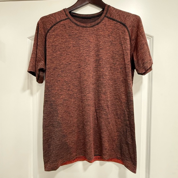 Men's Lululemon Heathered Red T-Shirt - Picture 1 of 3
